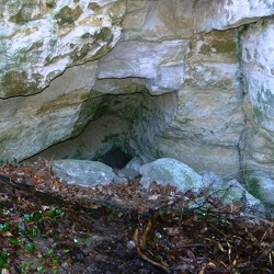 Klusberge mit Höle
